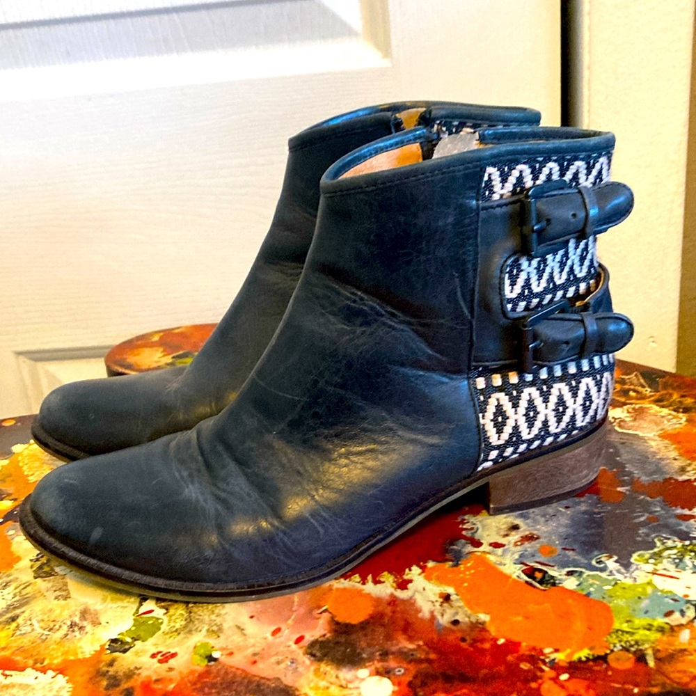 Latigo booties